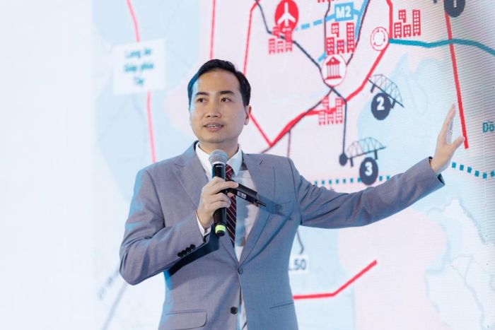 Ông Đinh Minh Tuấn, Giám đốc khu vực miền Nam batdongsan.com.vn, chia sẻ những động lực tăng trưởng mới của Thành phố Đồng Nai từ góc độ hạ tầng, kinh tế và quy hoạch đô thị. Ảnh: Nam Long Land.