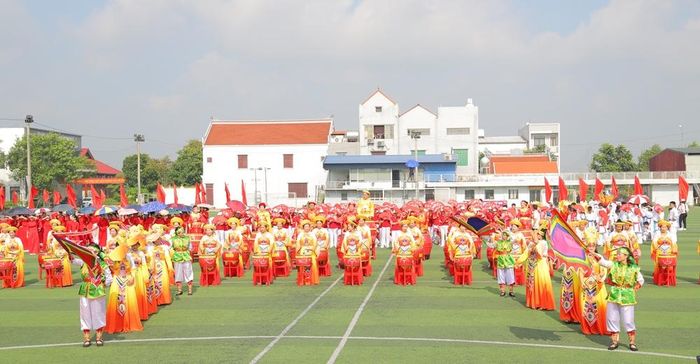  Màn trống hội đặc sắc mở màn chương trình đồng diễn nghệ thuật. 