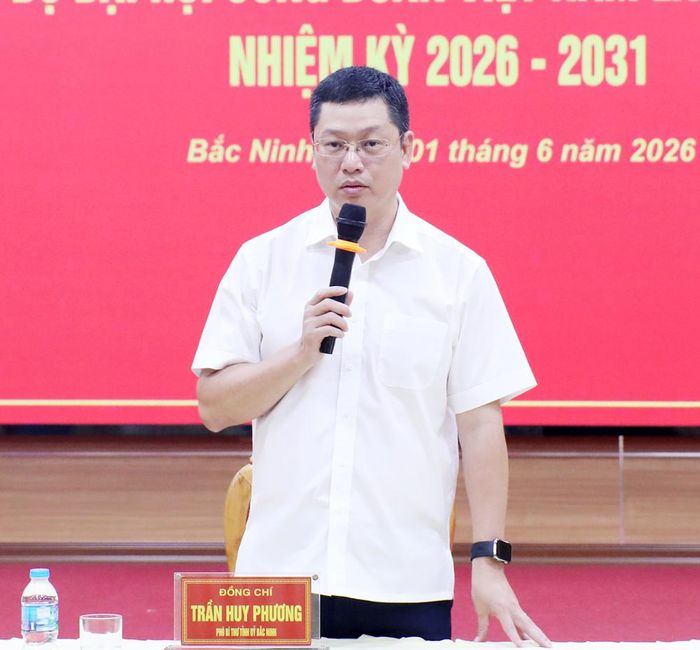  Đồng chí Trần Huy Phương phát biểu giao nhiệm vụ cho các đại biểu. 