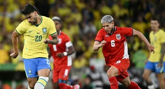Brazil chơi lấn át Panama.