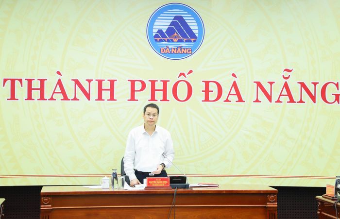 Chủ tịch UBND thành phố Nguyễn Mạnh Hùng phát biểu kết luận phiên họp. Ảnh: NGỌC PHÚ