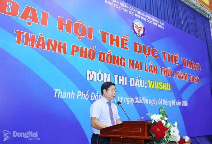 Phó Giám đốc Trung tâm Huấn luyện và Thi đấu thể thao thành phố Huỳnh Thanh Tịnh phát biểu khai mạc. Ảnh: Huy Anh