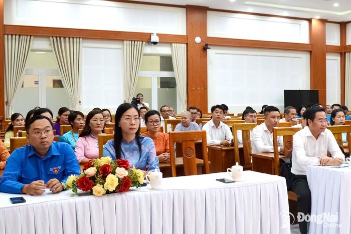 Các đại biểu tham dự buổi gặp mặt. Ảnh: Phương Hằng