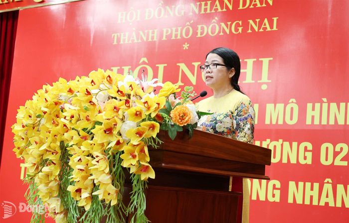 Phó Chủ tịch Ủy ban MTTQ Việt Nam thành phố Lưu Thị Hà phát biểu tham luận tại hội nghị. Ảnh: Hồ Thảo