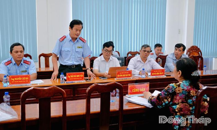 Chánh Thanh tra tỉnh Trần Ngô Minh Tuấn phát biểu tại buổi tiếp công dân.