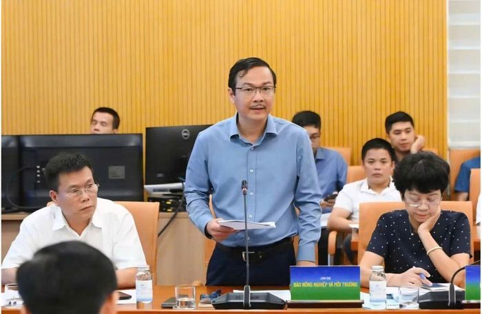 Tổng Biên tập Báo Nông nghiệp và Môi trường Nguyễn Ngọc Thạch phát biểu tại buổi họp báo.