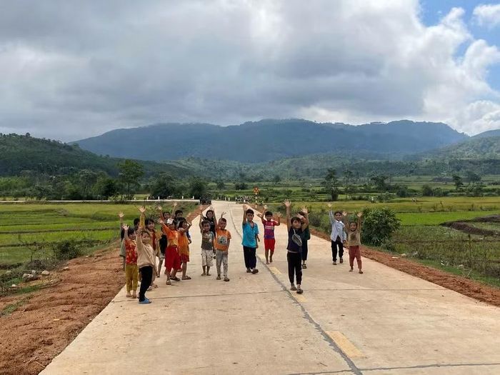  Xây dựng một môi trường sống an toàn là biện pháp giúp bảo vệ tuổi thơ khỏi những tổn thương khó có thể bù đắp. Ảnh minh họa: Phương Vi 