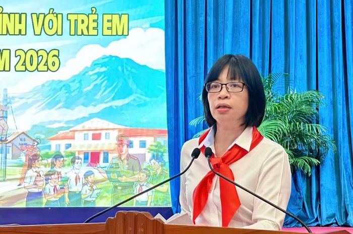  Phó Chủ tịch UBND tỉnh Nguyễn Thị Thanh Lịch phát động Tháng hành động vì trẻ em năm 2026 với chủ đề “Trẻ em hạnh phúc, an toàn, vững bước trong kỷ nguyên số”. Ảnh: Thảo Khuy 