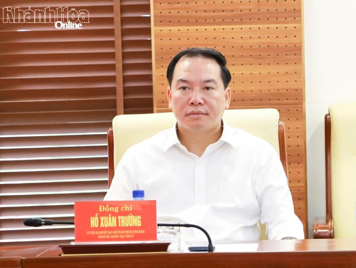 Phó Bí thư Thường trực Tỉnh ủy Hồ Xuân Trường tham dự buổi gặp mặt.