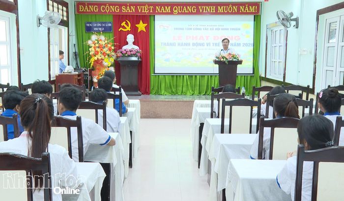 Quang cảnh lễ phát động.