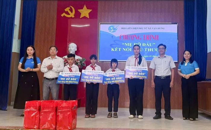 Hội Liên hiệp Phụ nữ xã thực hiện chương trình "Mẹ đỡ đầu".