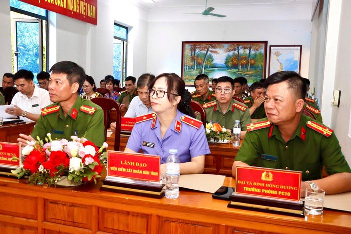 Đại biểu dự lễ công bố.