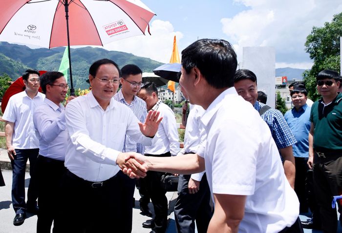 Bí thư Tỉnh ủy Lê Minh Ngân trân trọng cảm ơn sự đón tiếp trọng thị của lãnh đạo tỉnh Vân Nam trong thời gian Đoàn thăm và làm việc tại địa phương.
