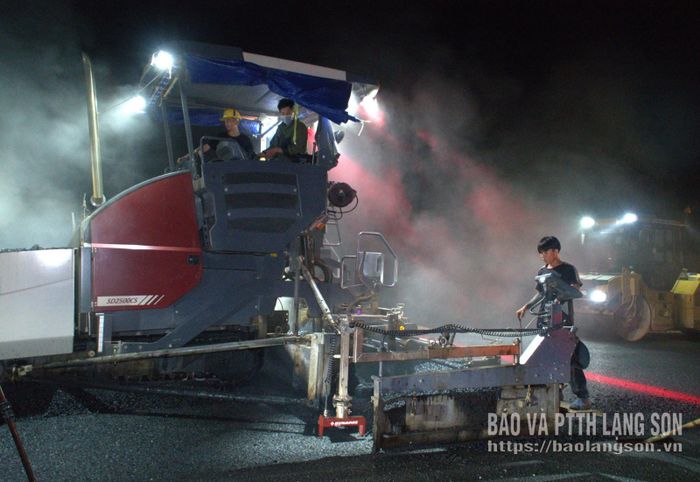 Đơn vị thi công trải nhựa mặt đường tại Km37 thuộc gói thầu EC 03