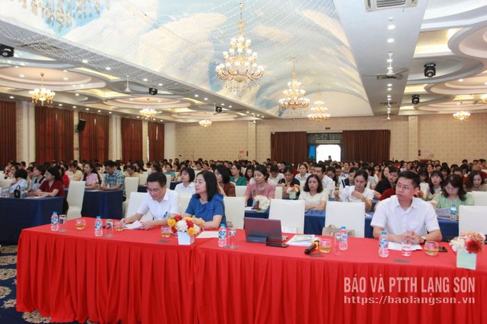 Đại biểu dự khai mạc chấm thi tuyển sinh lớp 10 THPT năm học 2026 - 2027