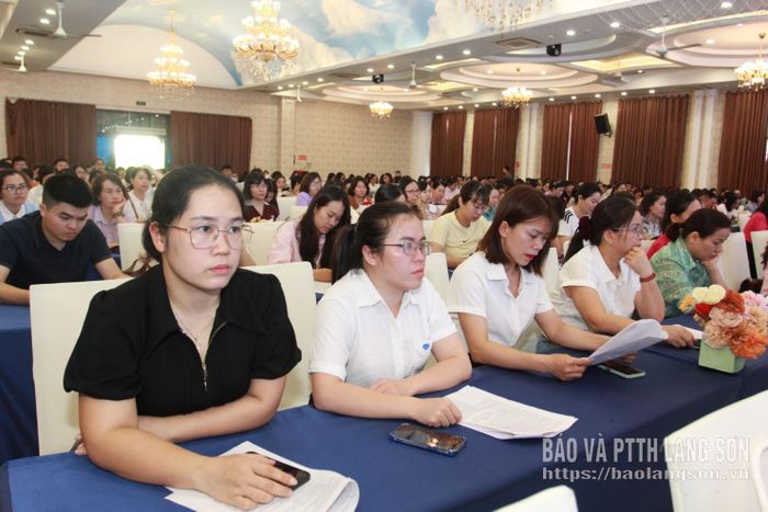 Đại biểu dự khai mạc chấm thi tuyển sinh lớp 10 THPT năm học 2026 - 2027