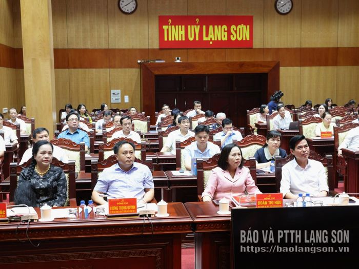 Các đại biểu dự hội nghị