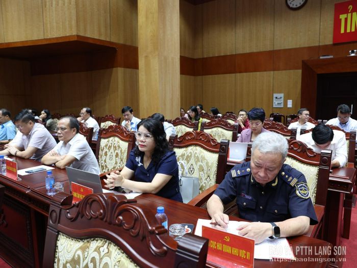 Các đại biểu dự hội nghị