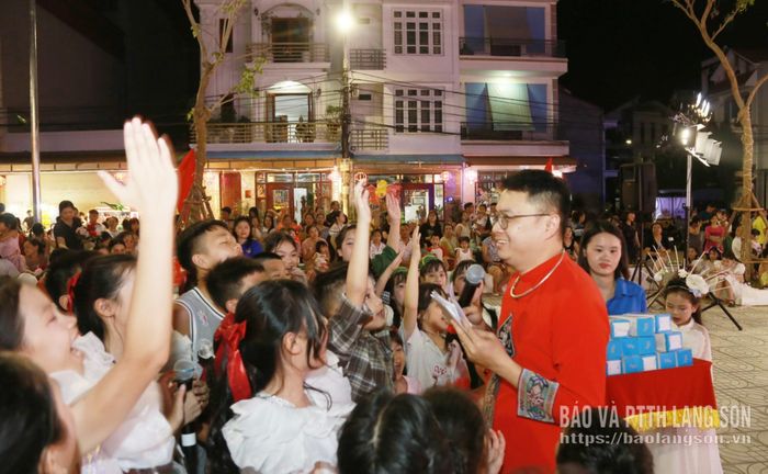 Phần đố vui có thưởng tại chương trình vui Tết Thiếu nhi 