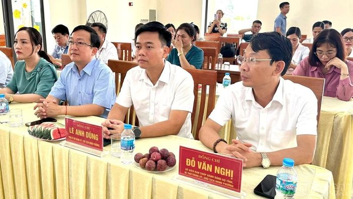 Các đại biểu tham dự chương trình.