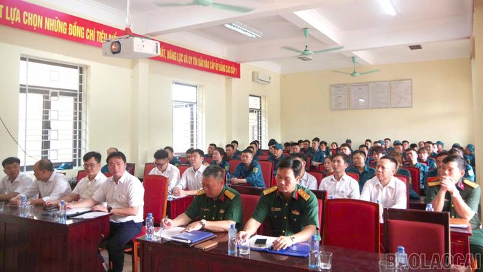 Đại biểu dự lễ khai mạc.