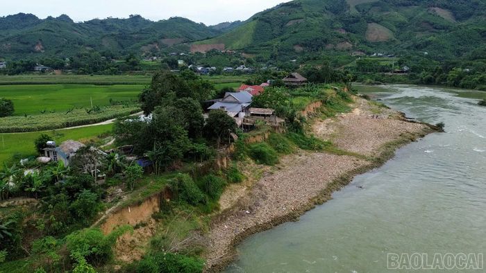Hiện có 7 căn nhà đang ở khu vực nguy cơ sạt lở cao.