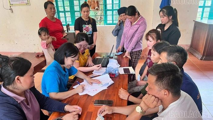 Ngay sau những buổi tuyên truyền tại cơ sở có nhiều người đăng ký tham gia bảo hiểm xã hội tự nguyện và bảo hiểm y tế.