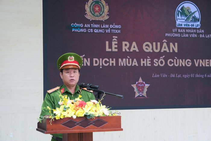 Lãnh đạo Phòng PC06, Công an tỉnh Lâm Đồng phát biểu phát động chiến dịch