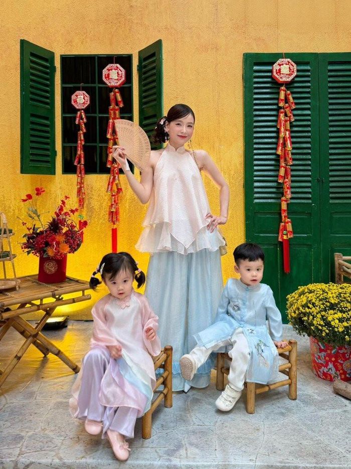 Cả Ijin và Ijun thừa hưởng nét đẹp ngoại hình từ mẹ mỹ nhân.