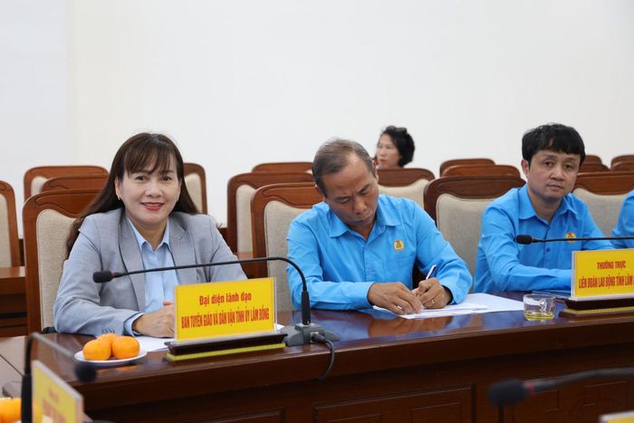 Các đại biểu dự tại buổi gặp mặt