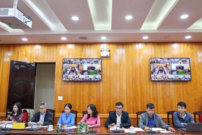 Các đại biểu tham dự cuộc họp
