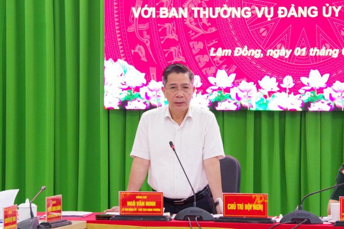 Đồng chí Ngô Văn Ninh, Bí thư Đảng ủy phường 1 Bảo Lộc phát biểu