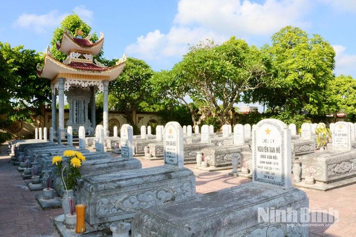 Nghĩa trang liệt sĩ Nghĩa Phú. Ảnh: Khánh Dũng