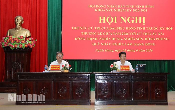 Tổ đại biểu HĐND tỉnh tiếp xúc cử tri tại xã Nghĩa Hưng. Ảnh: Văn Huỳnh