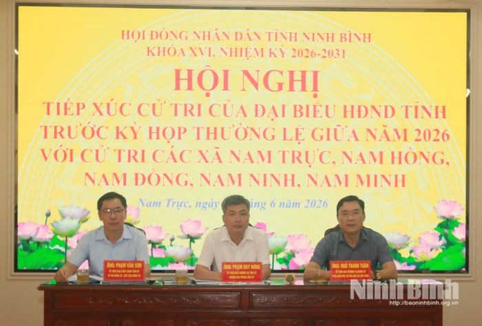 Tổ đại biểu số 6 HĐND tỉnh Ninh Bình khóa XVI, nhiệm kỳ 2026-2031 tiếp xúc cử tri các xã Nam Trực, Nam Minh, Nam Đồng, Nam Hồng vàNam Ninh. Ảnh: Hồng Ngọc