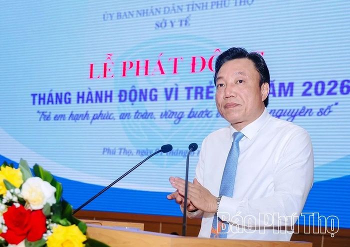 Đồng chí Nguyễn Huy Ngọc - Phó Chủ tịch UBND tỉnh, Trưởng Ban Chỉ đạo Bảo vệ, chăm sóc trẻ em tỉnh phát biểu chỉ đạo tại buổi lễ.