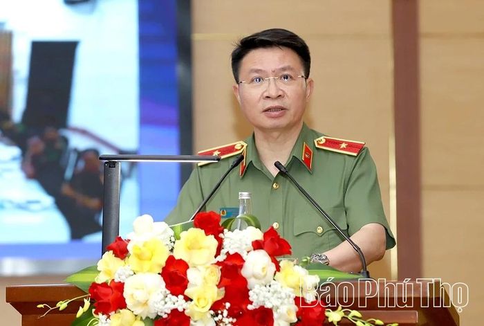 Thiếu tướng Nguyễn Minh Tuấn - Giám đốc Công an tỉnh phát biểu tại hội nghị.
