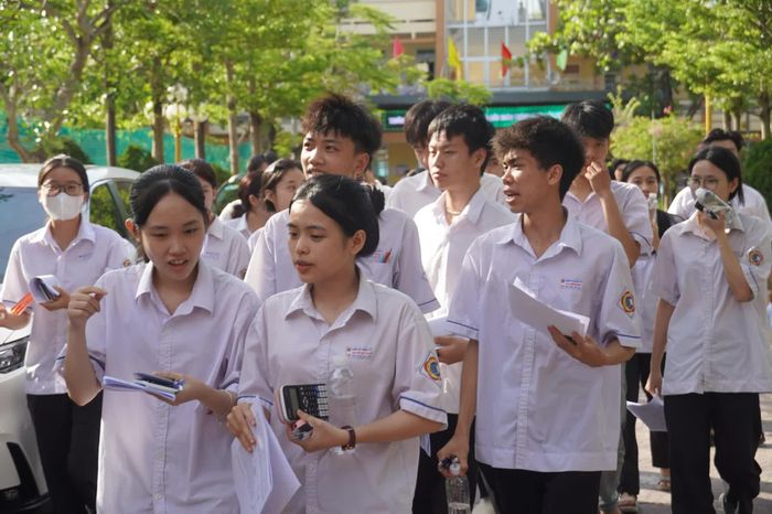 Kết quả của kỳ thi tốt nghiệp THPT là cơ sở cho việc tuyển sinh giáo dục đại học, cao đẳng - Ảnh: Nh.V