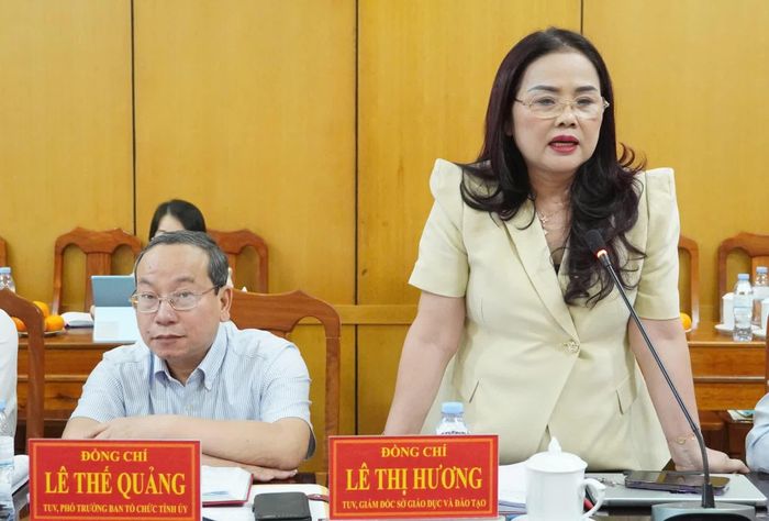 Đại diện lãnh đạo Sở Giáo dục và Đào tạo phát biểu tại buổi làm việc - Ảnh: Q.V