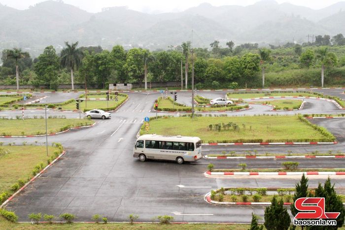 Phần thi sa hình tại kỳ sát hạch.