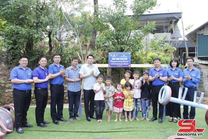 Khánh thành công trình “Không gian vui chơi cộng đồng cho em”.