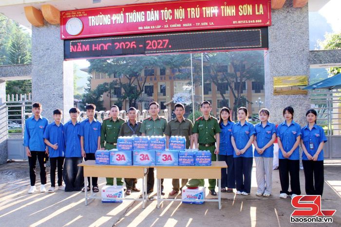 Lực lượng Công an, Thanh niên tình nguyện tiếp xúc mùa thi