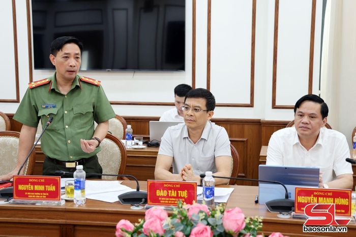 Đồng chí Giám đốc Công an tỉnh cho ý kiến tại hội nghị.