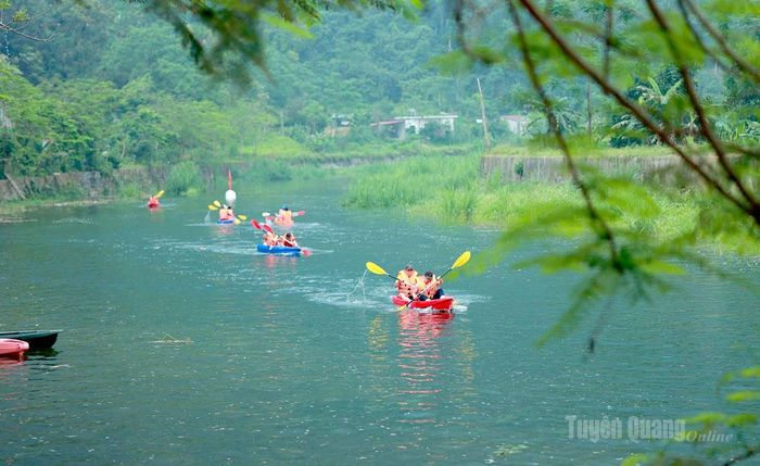 Trong chương trình sẽ diễn ra các hoạt động trải nghiệm như trekking, camping, glamping, chèo SUP, kayak.