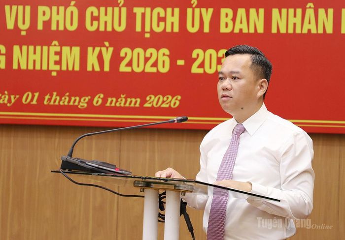 Phó Chủ tịch UBND tỉnh Đỗ Hùng Đức phát biểu nhận nhiệm vụ.