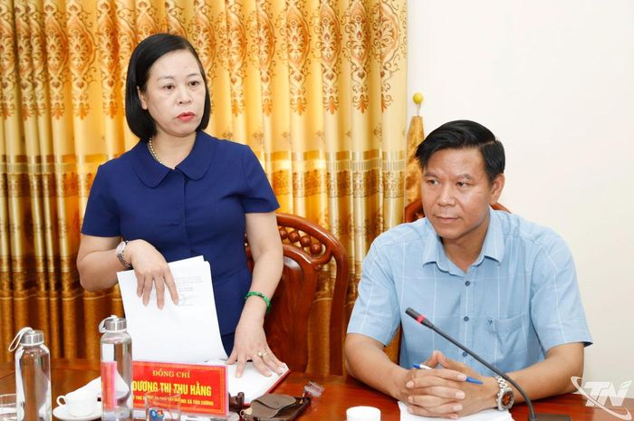 Lãnh đạo xã Tân Cương phát biểu.