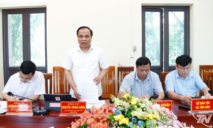 Đại biểu phát biểu tại buổi khảo sát.
