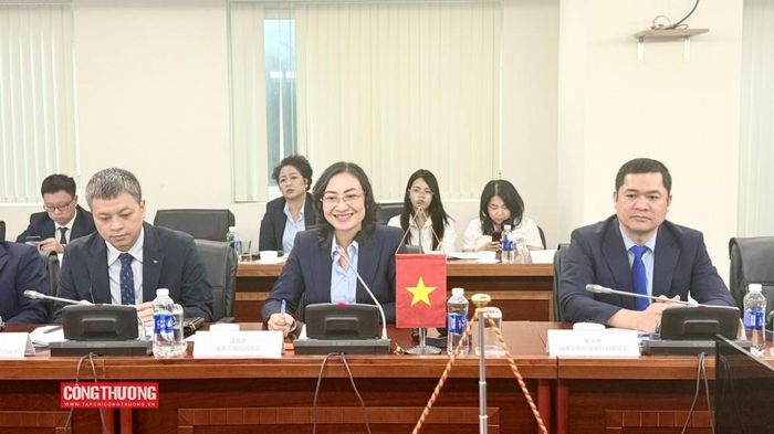 Thứ trưởng Bộ Công Thương Phan Thị Thắng cho biết, Việt Nam luôn coi trọng hợp tác kinh tế qua biên giới với Trung Quốc.
