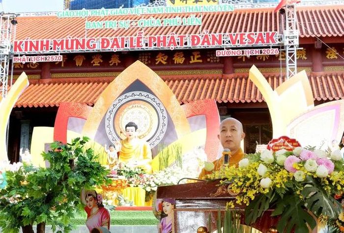 Thượng tọa Thích Chúc Tiếp đọc Diễn văn Đại lễ Phật đản Phật lịch 2570 của Trưởng lão Hòa thượng Chủ tịch Hội đồng Trị sự GHPGVN