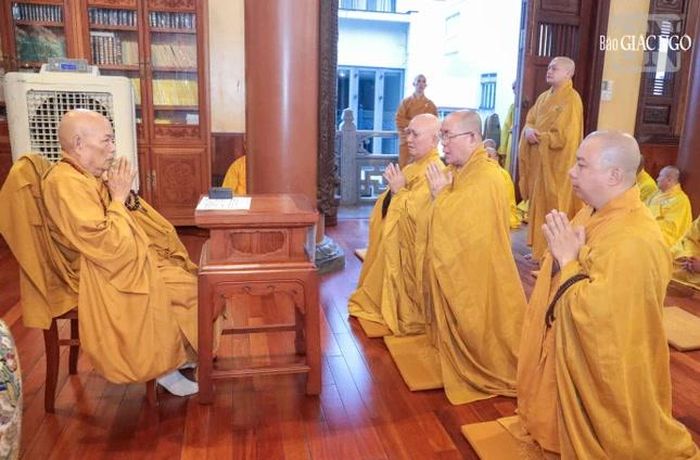 Chư Tăng tác pháp thọ an cư 
